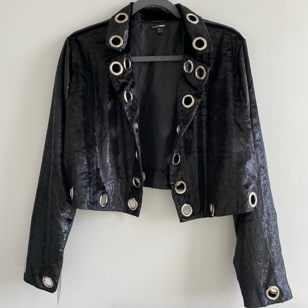 Cropped shiny, velvety jacket